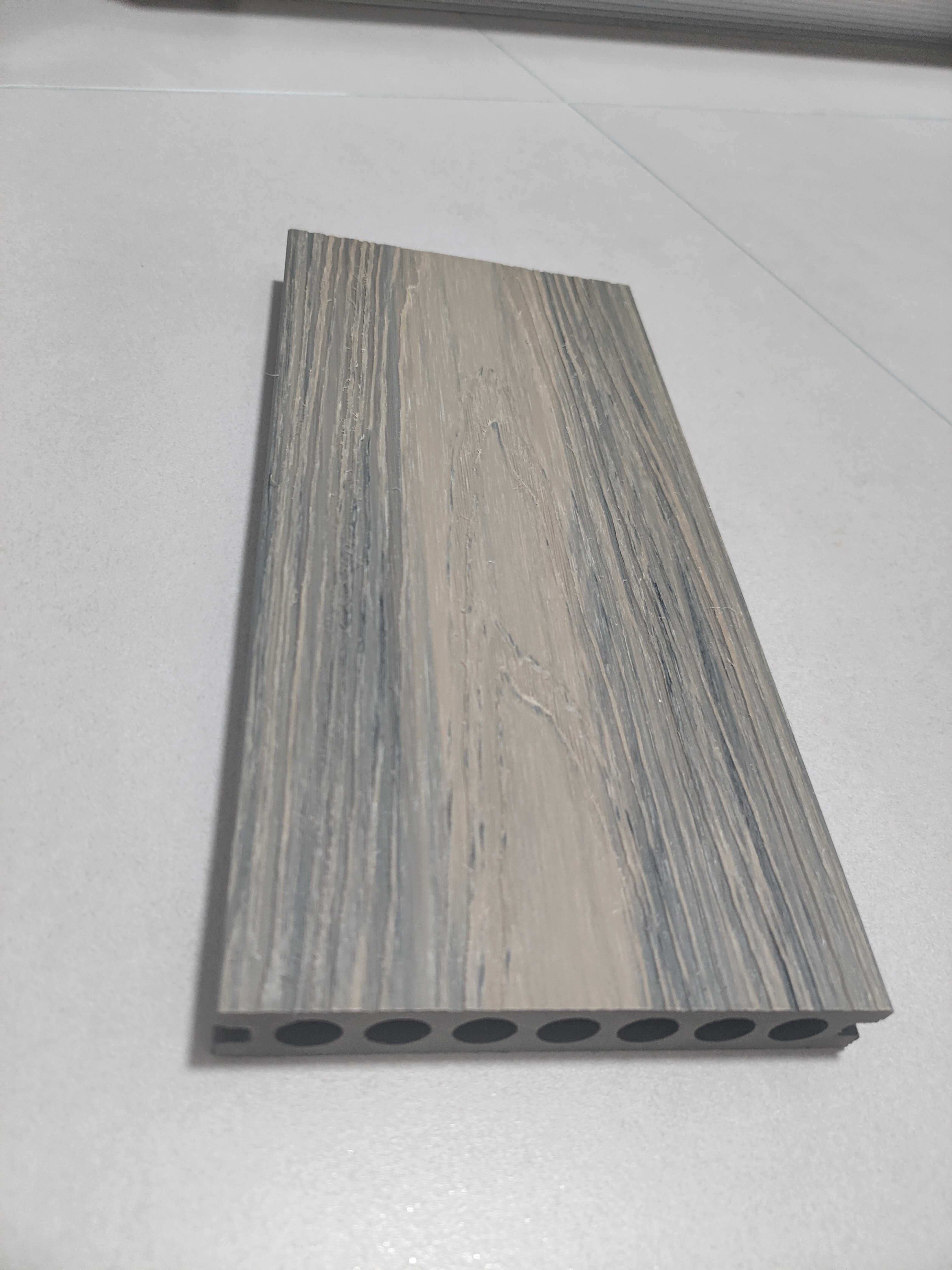 HEYES Hot Sale WPC Composite Outdoor Decking / Terrace Flooring/ Solid Hard Wood Board