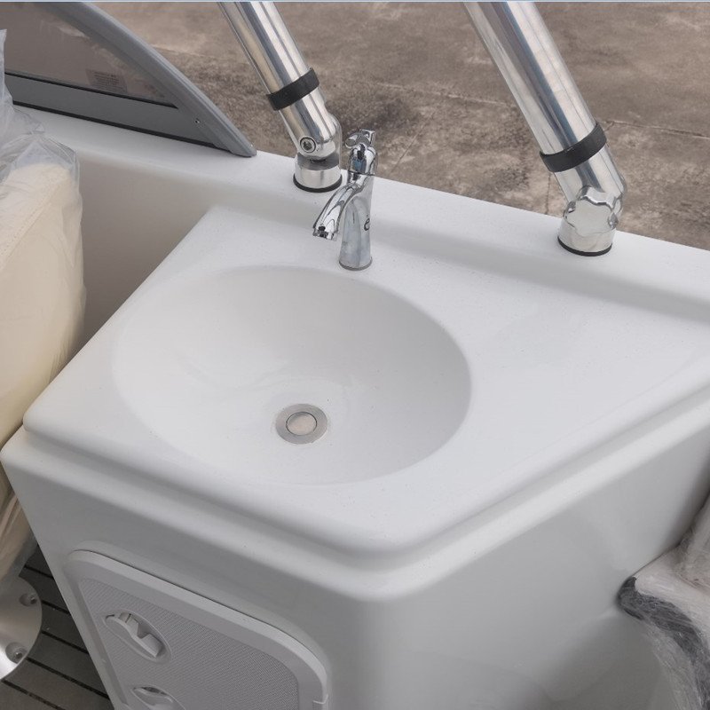 China Manufacturer 6.2M Luxury Yahct 4 Stroke Outboard Engine Sport Speed Boat 7 Passengers CE OEM&ODM
