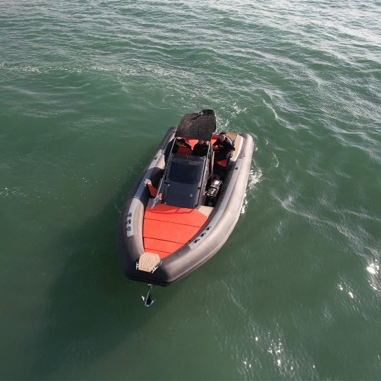 Italian Designed Luxury 8.5m RIB Boat 28 ft Inflatable Yacht PVC Orca Hypalon with Sunbed Outboard Engine Sports Gear