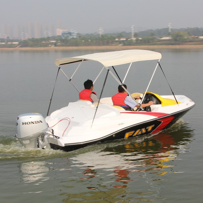 China Personal Small Mini Yacht Manufacture Used Sport Water Jet Boat Motor Engine Speed Boat for Sale Price