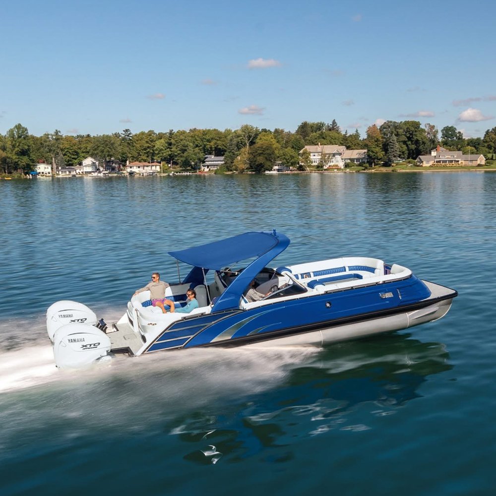 2025 New Design Sport Yacht Pontoon and Deck Boat with Bimini Aluminum Hull Outboard Engine