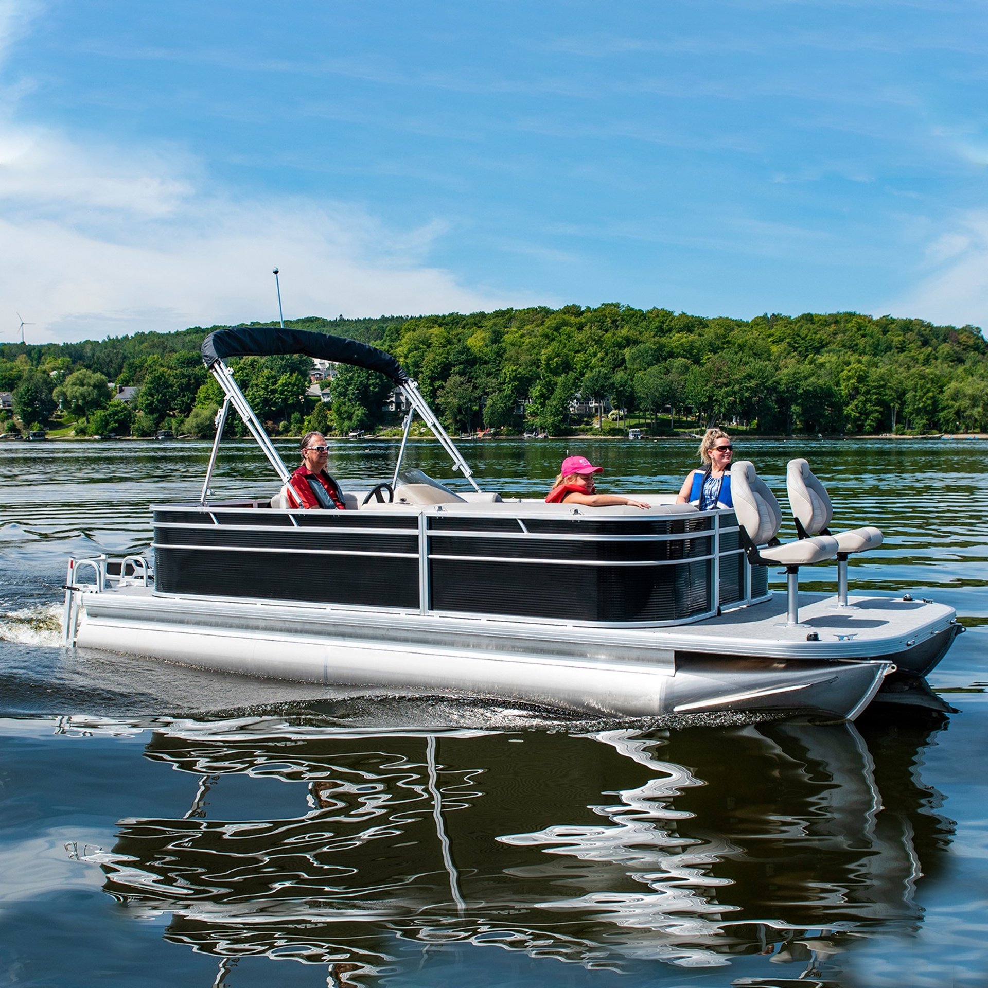 Solar Electric Pontoon Boat with Solar Panel and Electric Engine for Sale