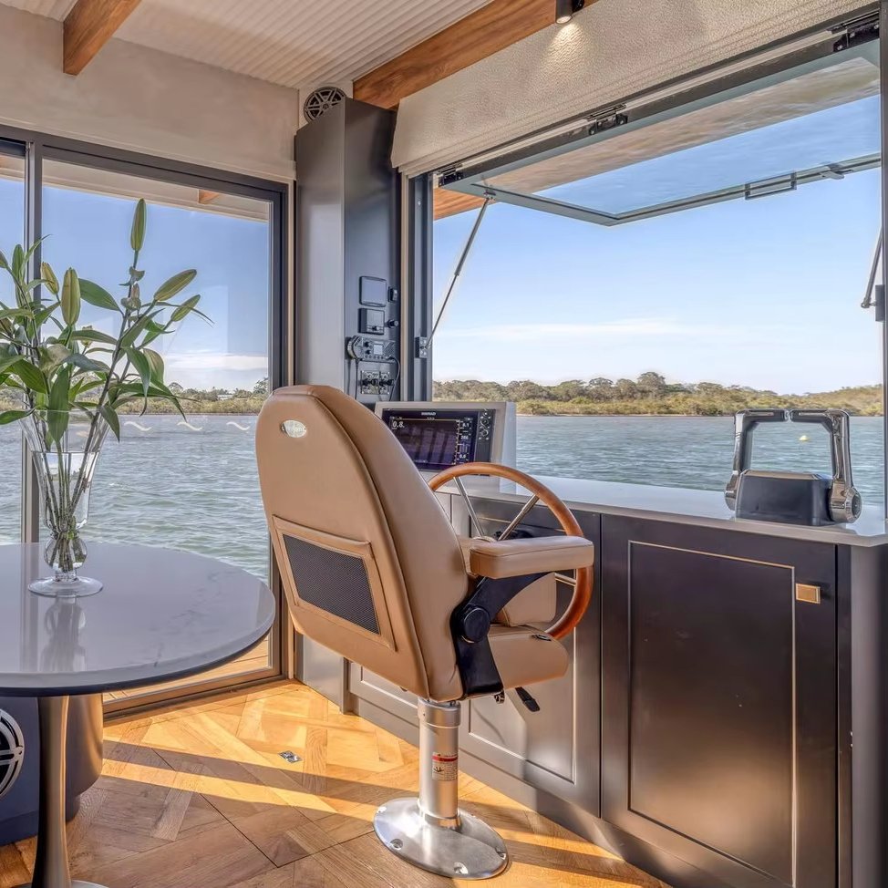 Luxury 2-Floor Houseboat with Floating Bar Restaurant Aluminum AC Solar Panel Kitchen-Outboard Engine for Recreational Boating