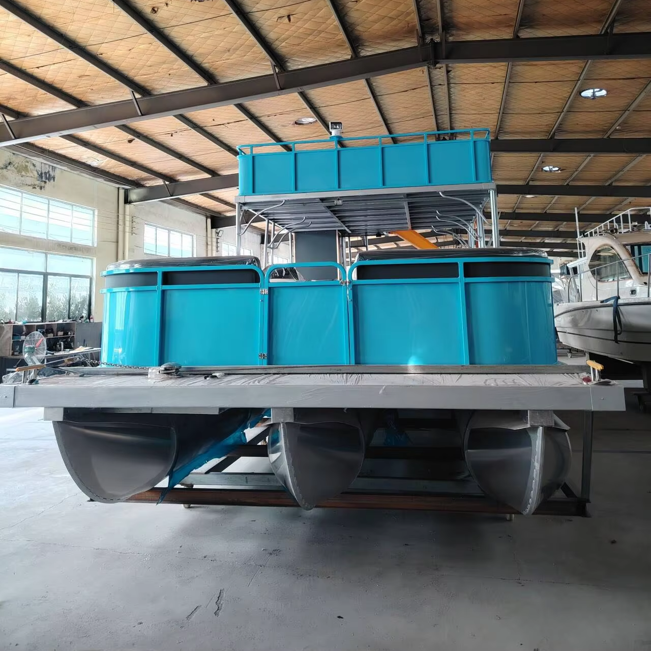 11m Aluminum 5083 Pontoon Yacht Luxury Leisure Boat with Water Slide Customized Color Barge for Leisure Activities