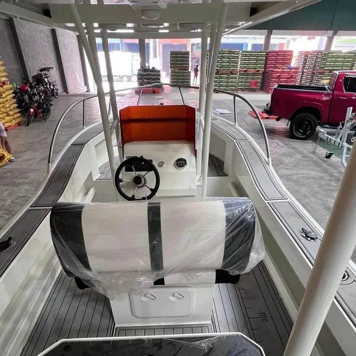 Factory Sale 6m Cabin Boats Aluminum Motor Sailing Yacht for Fishing and Leisure Outboard Engine for River Use