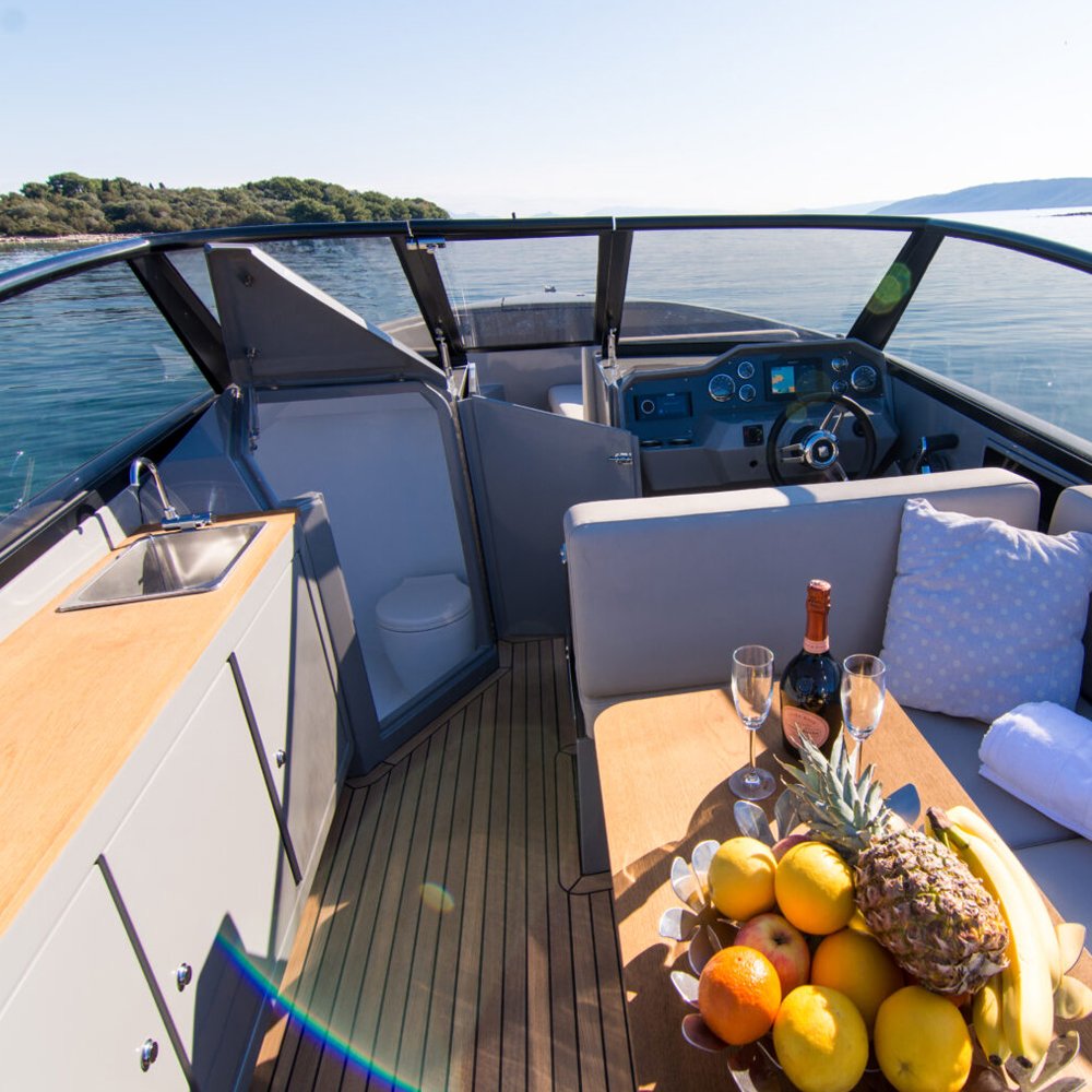 Kinocean 27FT Aluminum Luxury Yacht Boat Cabin Boat with Large Bed