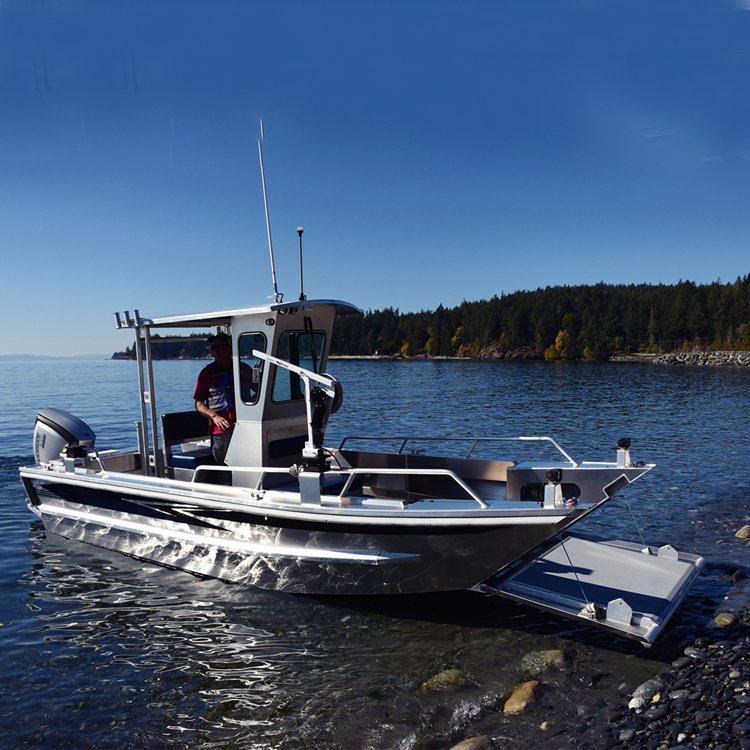 High-End Luxury Aluminum Yacht Fishing Cabin Cruiser Landing Craft Boat Outboard Elegant Design Optimal Comfort Performance