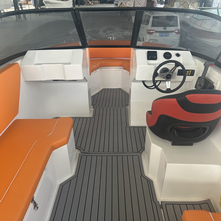 7.8m Fiberglass Racing Boat for Sale 26ft with 12-Person Capacity and Outboard Engine for Fishing Vessels