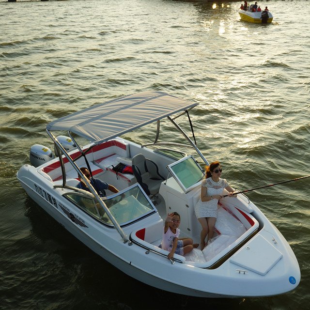 20ft Fiberglass Deep V Hull 90~200hp Outboard Engine Fishing Boat