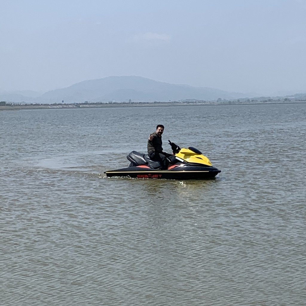 China 225hp 1400cc 4 Stroke Engine Seadoo Jet Ski Speed Boat High Performance Jet Ski