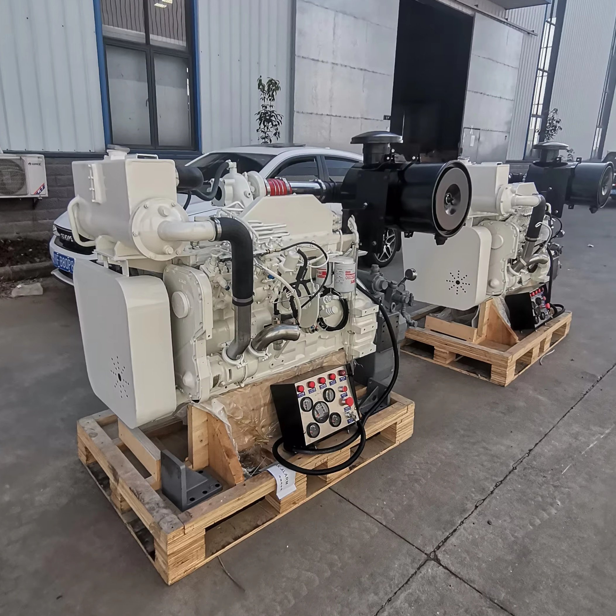 6CTA8.3 M220 DCEC Boat Engine Main Power Gearbox Diesel Marine Propulsion Engine With Heat Exchanger Seawater Pump