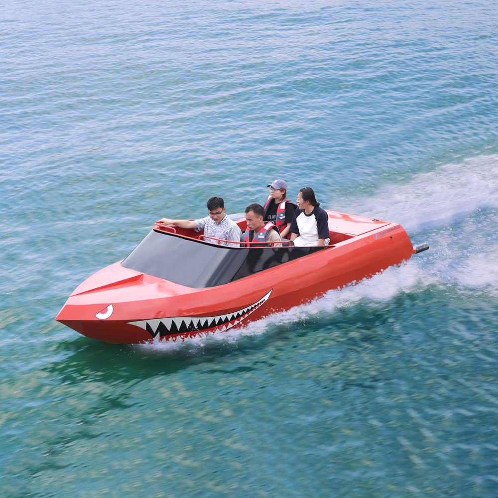 Luxury Racing Jet Boat Aluminum Yacht for Water Entertainment with 4 Stroke 1500cc Engine Capacity