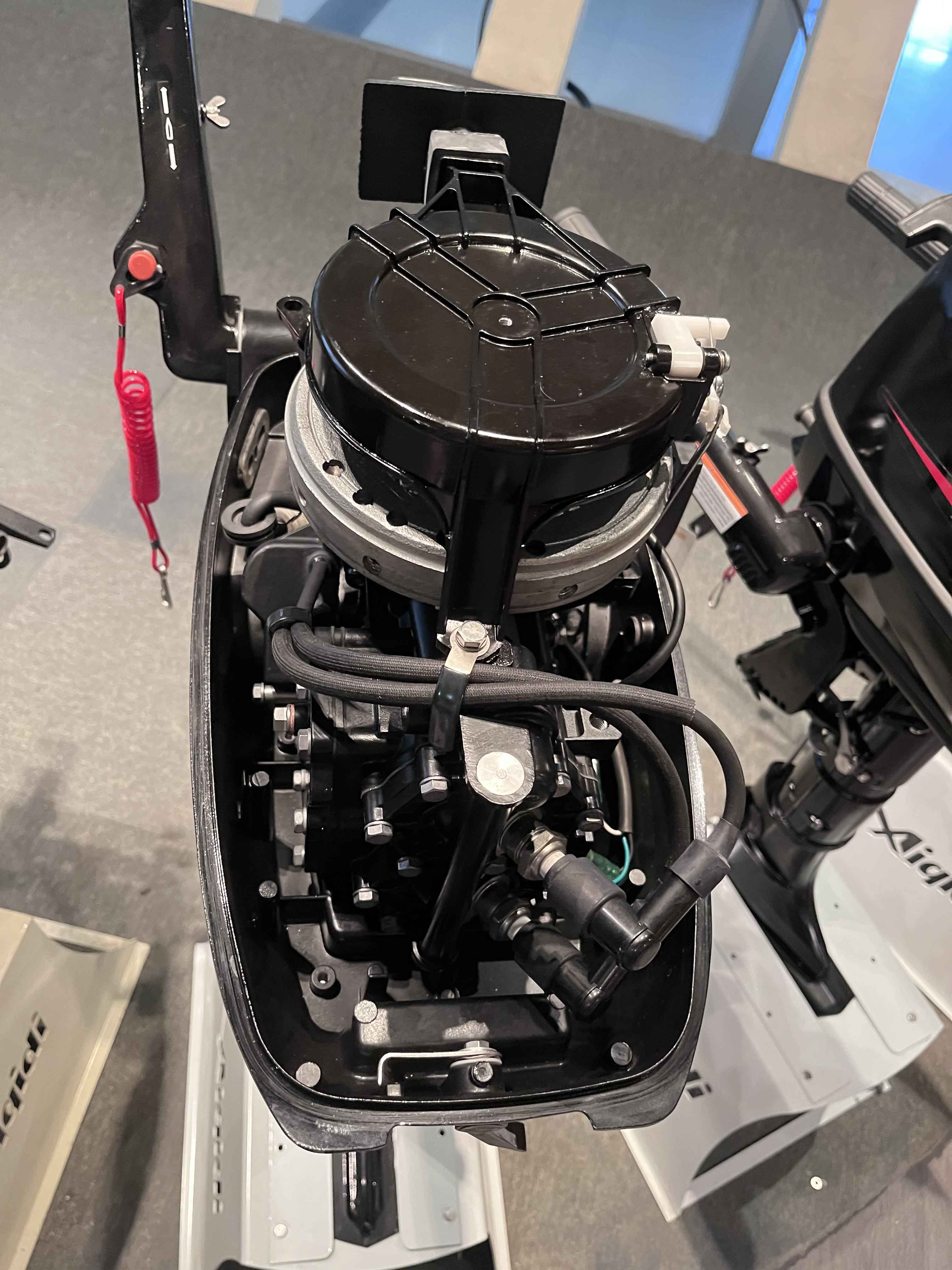 T9.8 Boat Propulsion AIQIDI 9.8HP 2-Stroke Warer-cooled Manual Tilt Rear Control Long/Short Outboard Engine