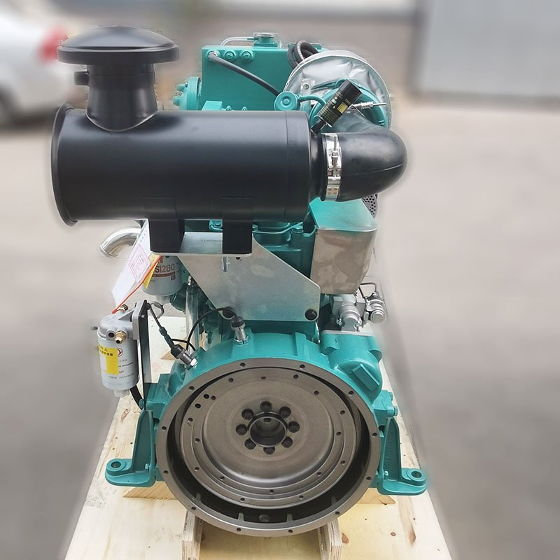 DCEC 6B 5.9L Boat Diesel Engine 100KW 1500RPM Windlass Emergency Generator Use Air Cooling Marine Engine 6BTA5.9 GM