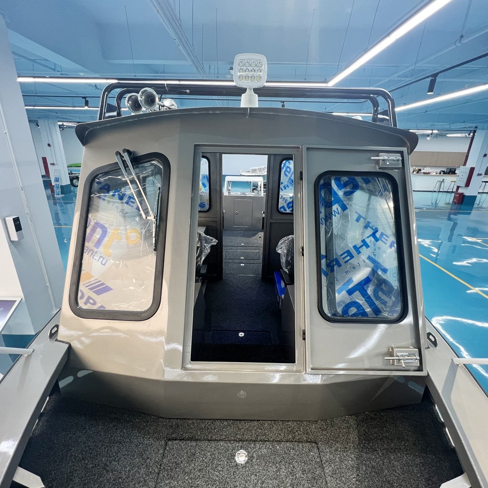 China Manufacturer's 22FT Aluminum Cabin Cruiser Boat for Fishing New Condition 4m Length with Outboard Engine