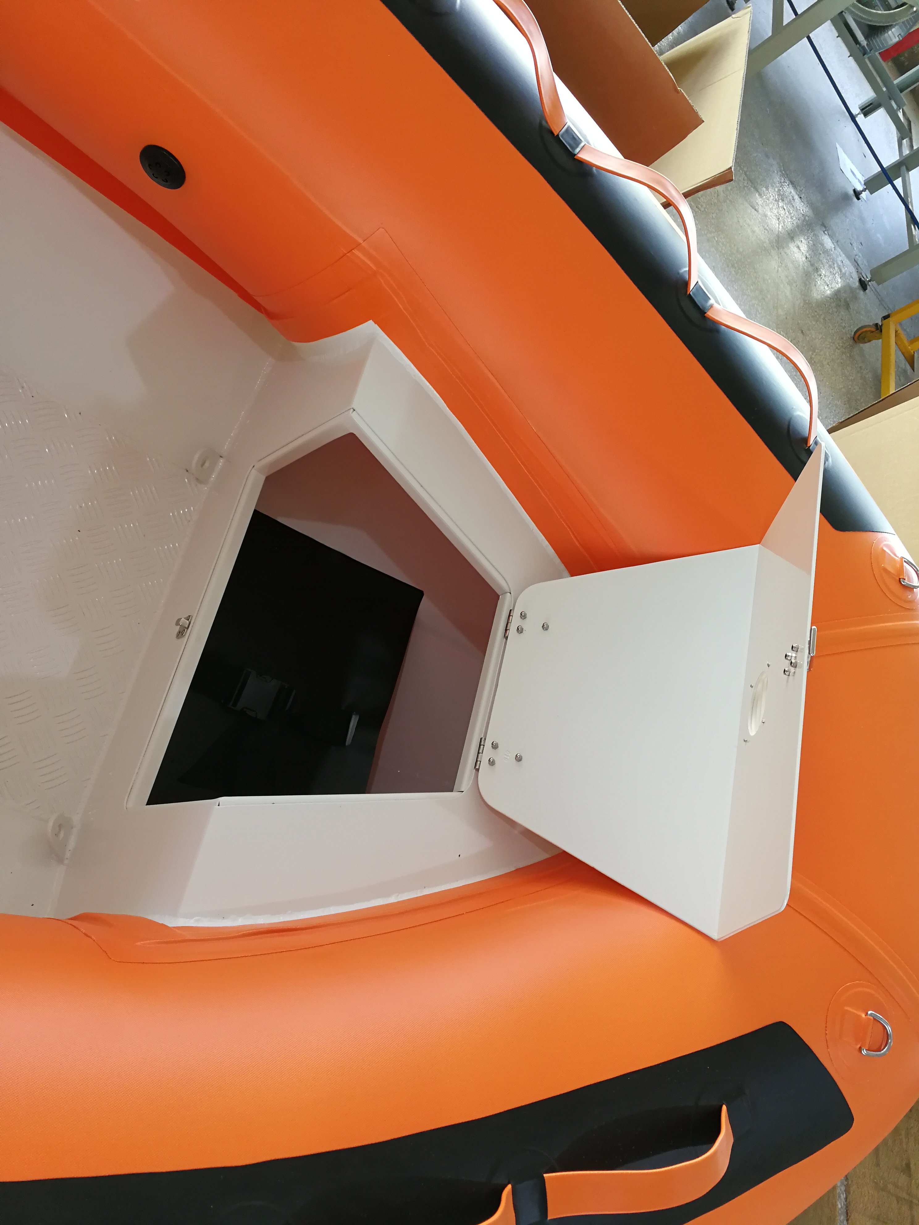 High Quality New Aluminium Hull Inflatable Fishing Boat With PVC Hypalon Material for Lake River Rowing for Outdoor Sports
