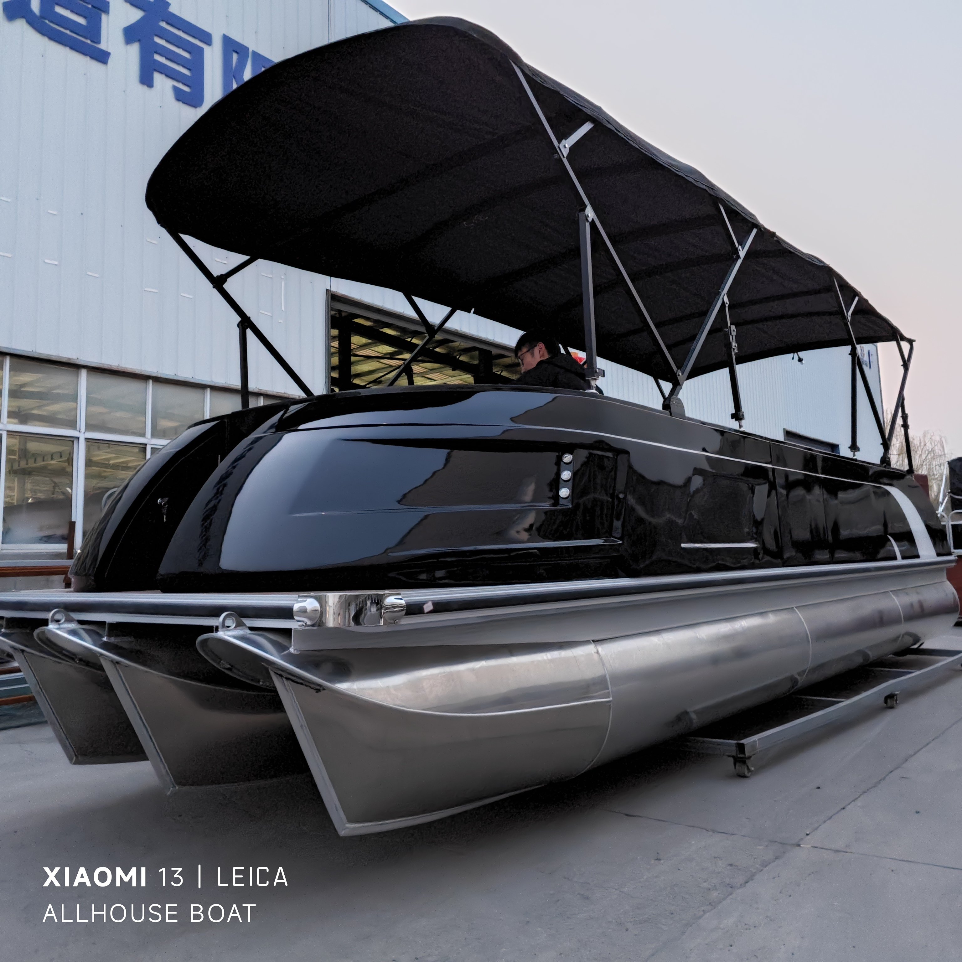 Marine Used 2 Tubes Aluminum Alloy Floating Pontoon Tubed Platform Fishing Boat with Bar LED Equipped with 90hp Outboard Motor