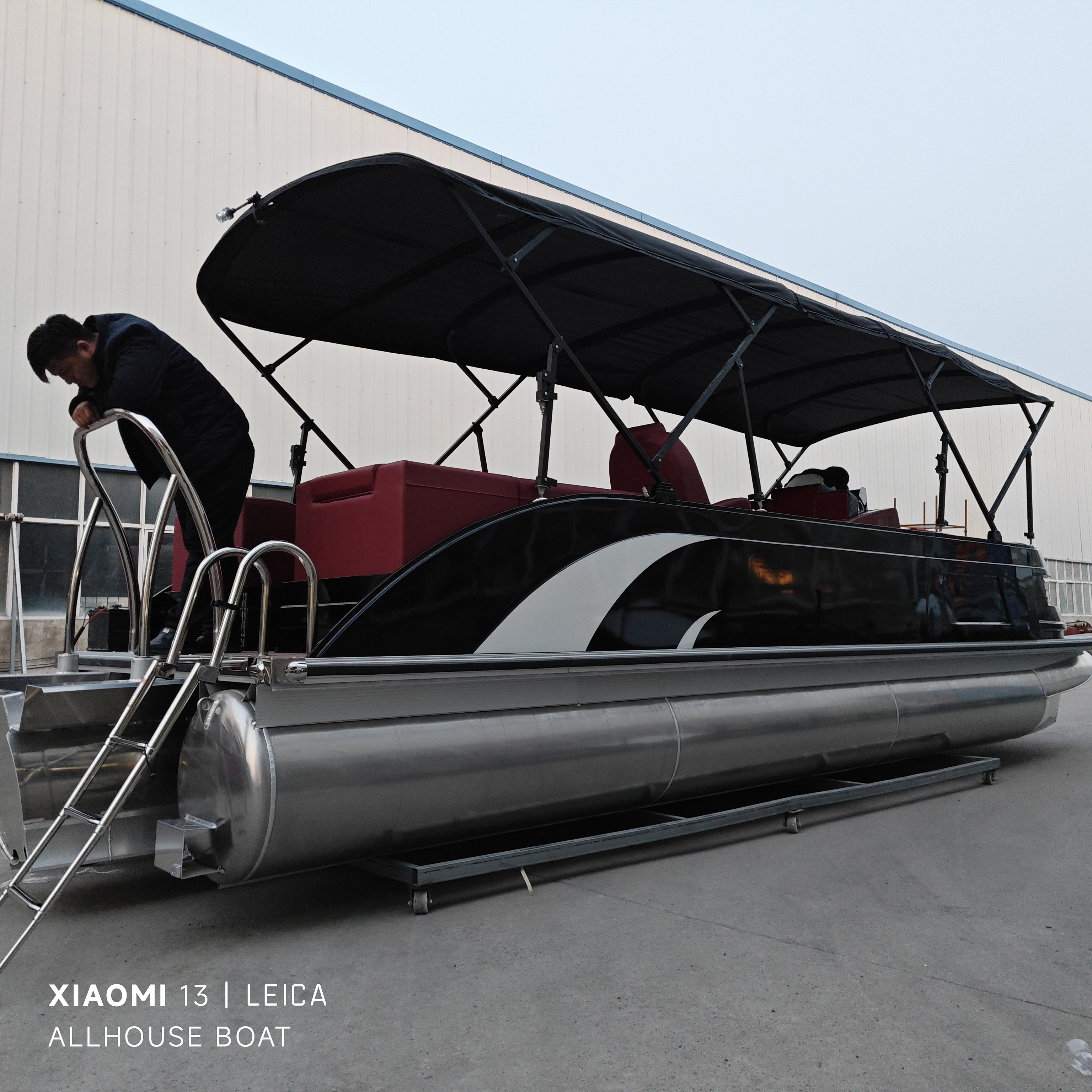Marine Used 2 Tubes Aluminum Alloy Floating Pontoon Tubed Platform Fishing Boat with Bar LED Equipped with 90hp Outboard Motor