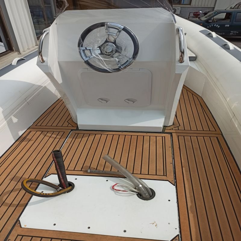 Chinese Factory Luxury RIB Boat 620 Aluminum Hull Foldable Hypalon Inflatable for Family Entertainment and Fishing EVA Yacht