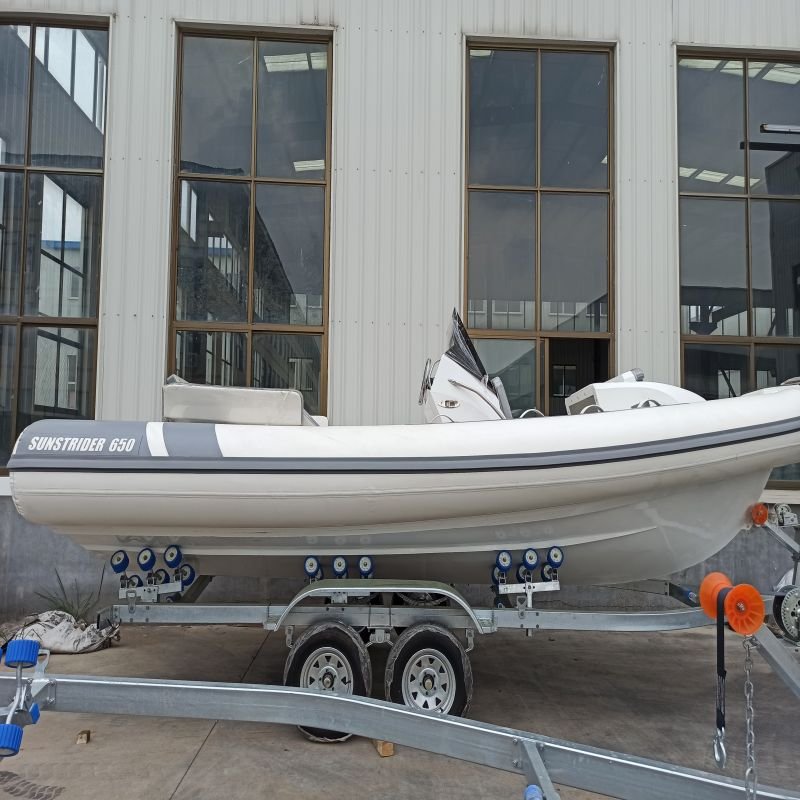 Chinese Factory Luxury RIB Boat 620 Aluminum Hull Foldable Hypalon Inflatable for Family Entertainment and Fishing EVA Yacht