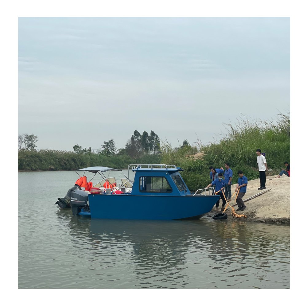 Alumacraft Half Cabin River Boat Small Fishing Boat with Aluminum Hull Outboard Engine New Condition for Sale