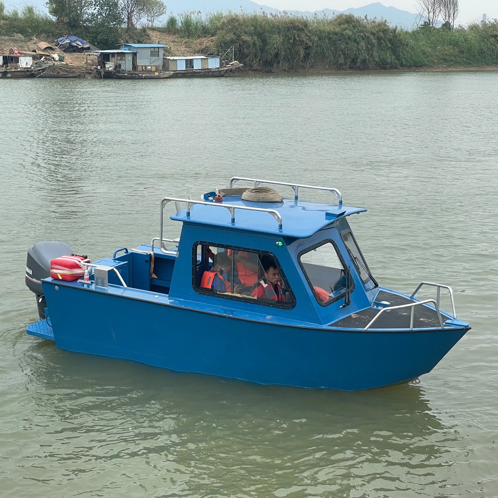 Alumacraft Half Cabin River Boat Small Fishing Boat with Aluminum Hull Outboard Engine New Condition for Sale
