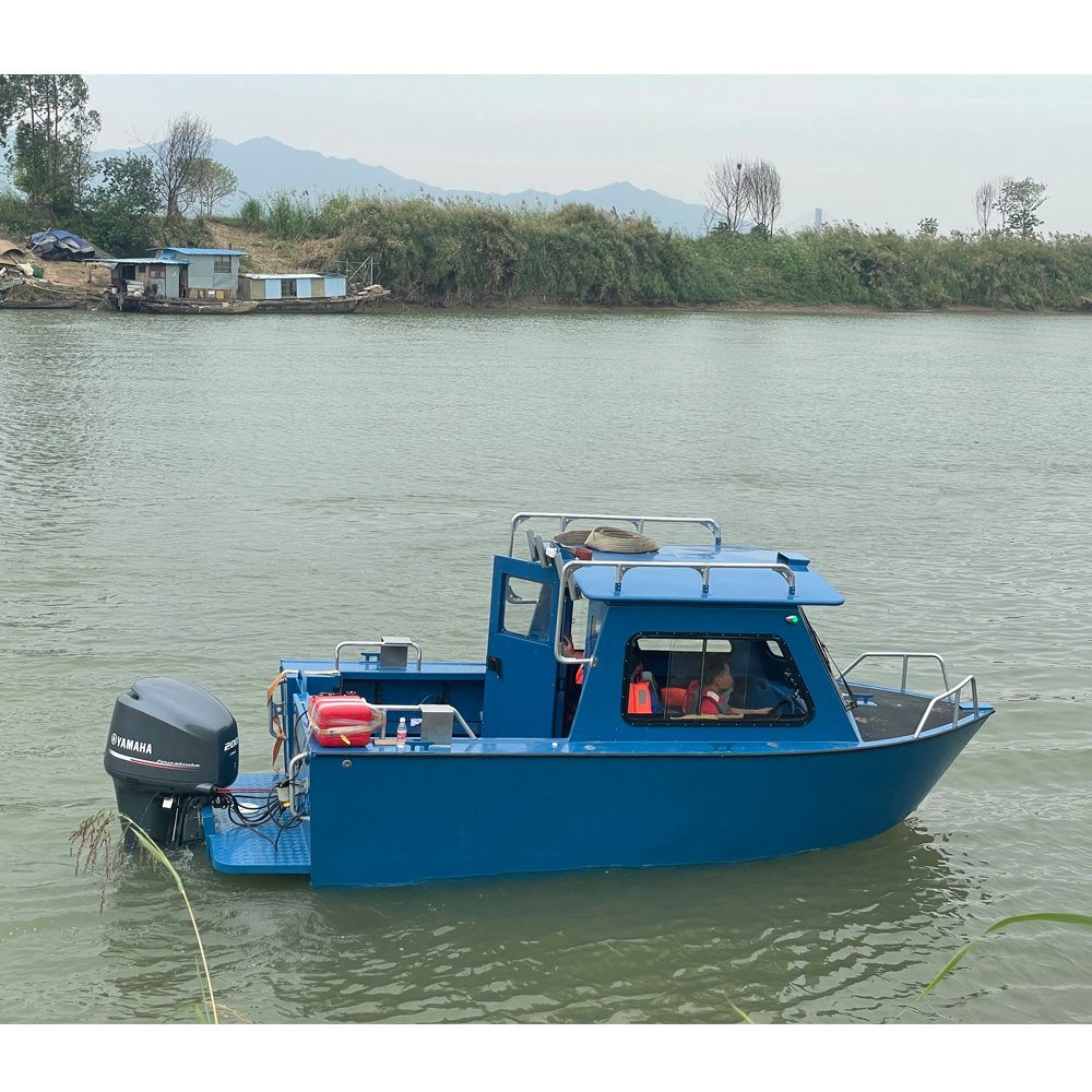 Alumacraft Half Cabin River Boat Small Fishing Boat with Aluminum Hull Outboard Engine New Condition for Sale