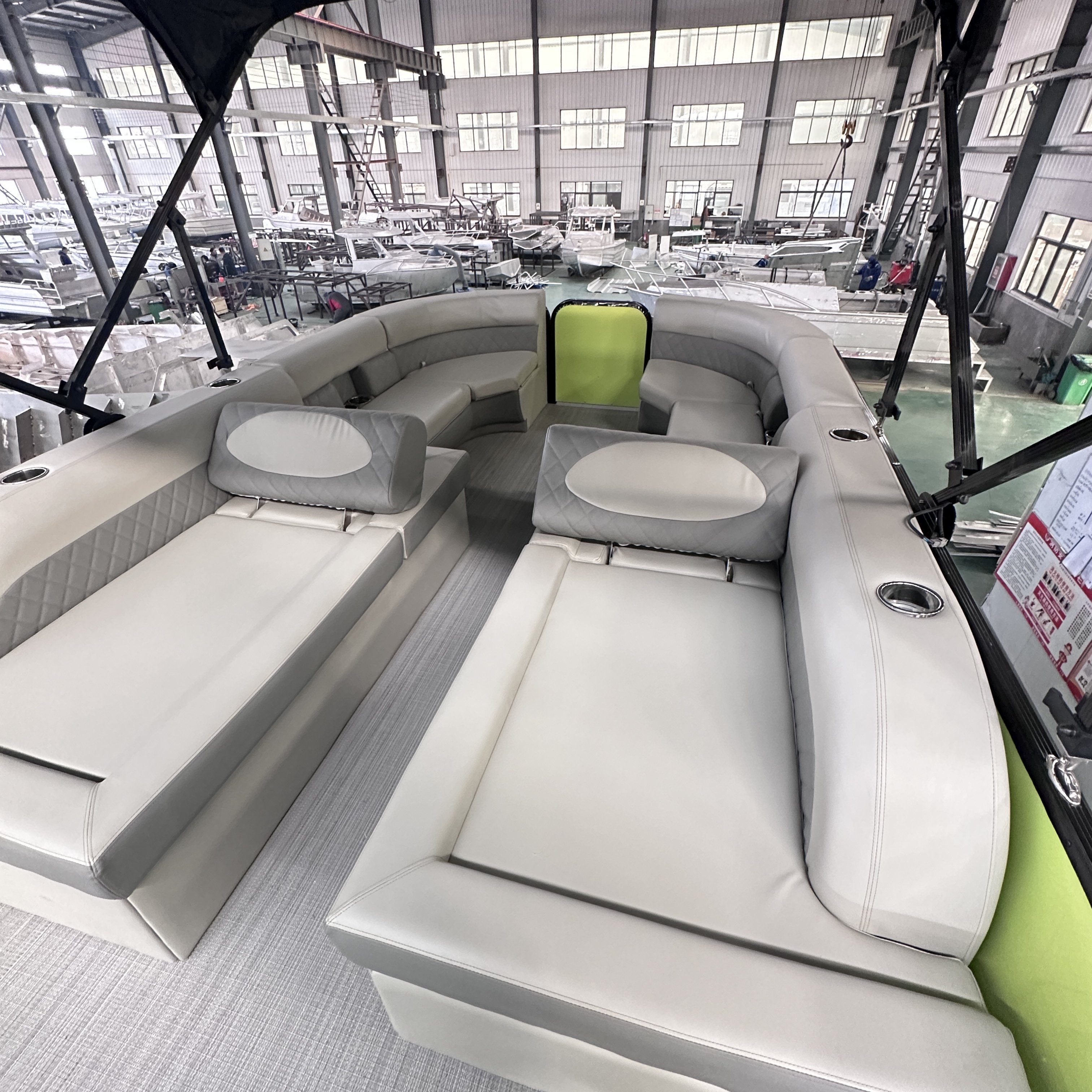 25ft Luxury Aluminum Hull Floating Pontoon Boat for Family Fishing Adventures 15-19 Persons Outboard Engine Welded Workmanship
