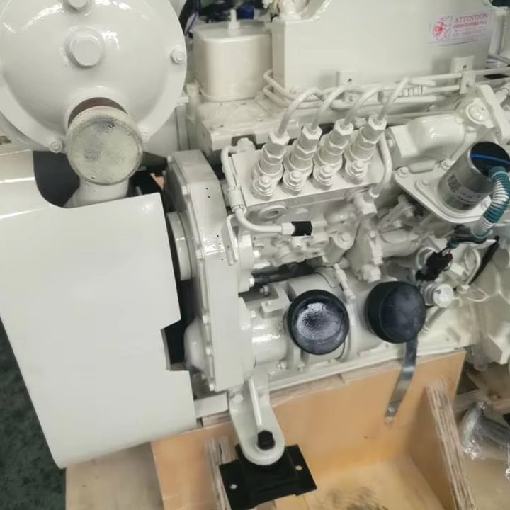Dongfeng DCEC Brand Marine Push Used 100hp 4 Cylinders Boat diesel Engine 4B3.9 with Gearbox