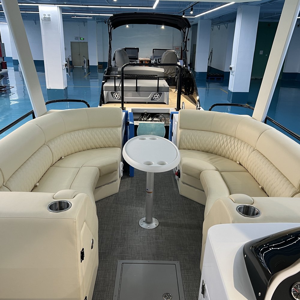 Customized Luxury Tritoon Aluminum Pontoon Boat for Leisure and Entertainment Outboard Engine for Fishing