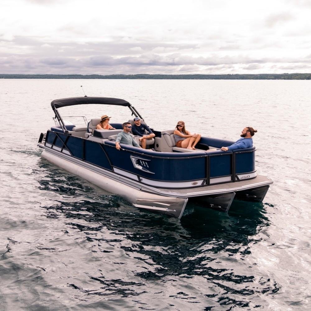 2025 Allhouse Luxury Aluminum Pontoon Houseboat Double Model Family Fishing Boat with Outboard Engine Fiberglass Material