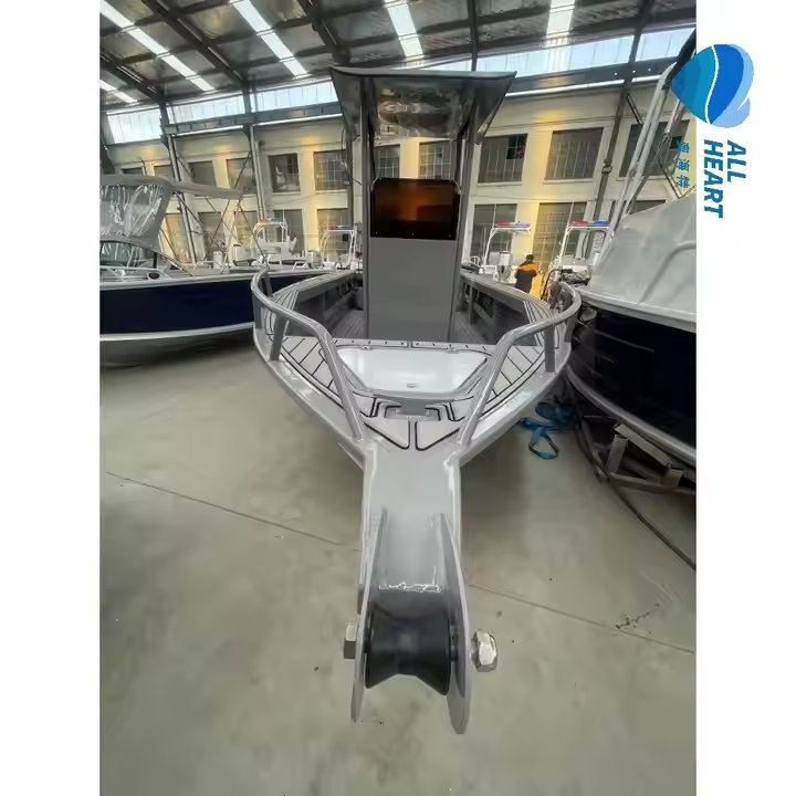 2024 Hot-Selling 5.8 M All-Welded Aluminum Bay Fishing Boat with CE Sports Yacht 6M Length and Outboard Engine