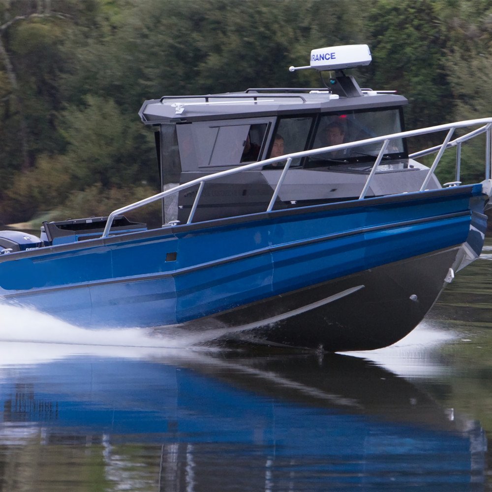 Hot Sale Luxury 30ft Aluminum Speed Cabin Cruiser Yacht Welded Fishing Boat Outboard Power Engine Combo Set for Ocean Waters