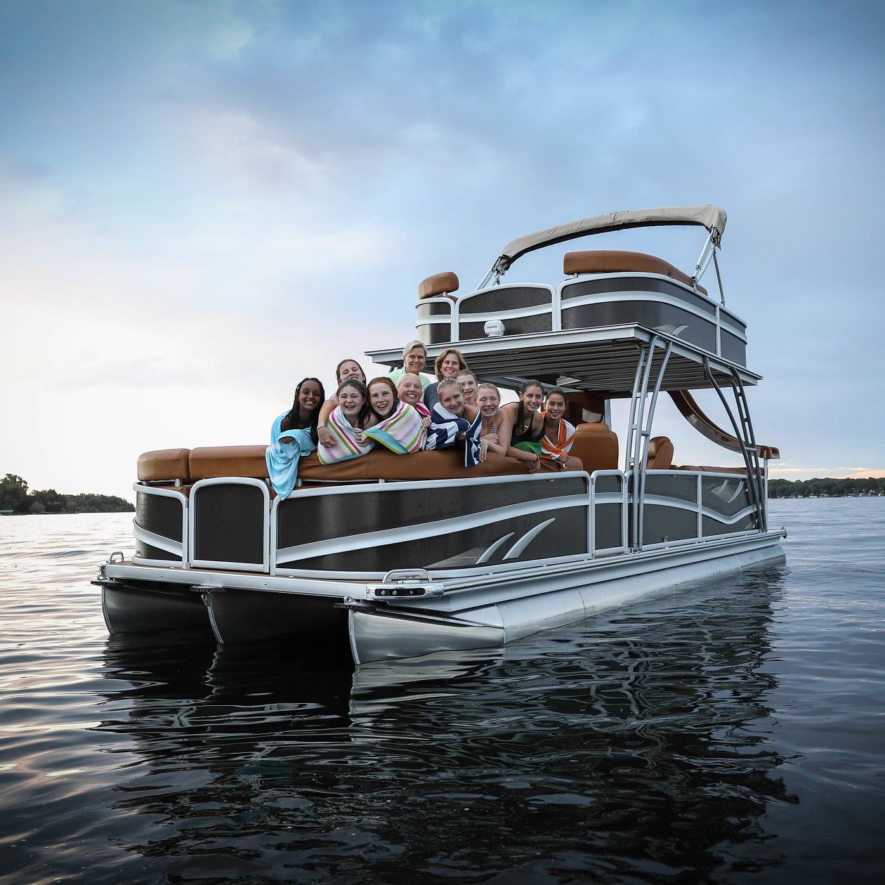 Kinocean Best Luxury Cruising Aluminum Pontoon House Boat for Families Equipped with Outboard Engine