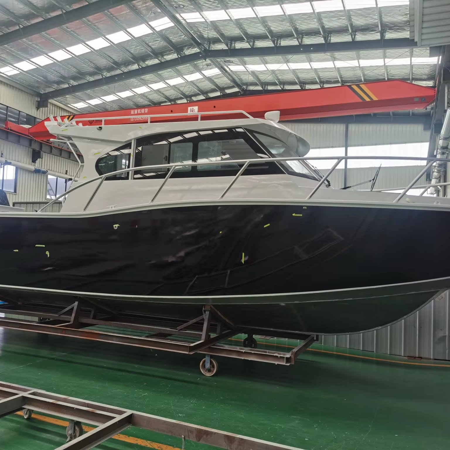 9.6m Profisher Sport Yacht with Comfortable Sports Style Design Large Space and Outboard Engine for Fishing Boat for Sale