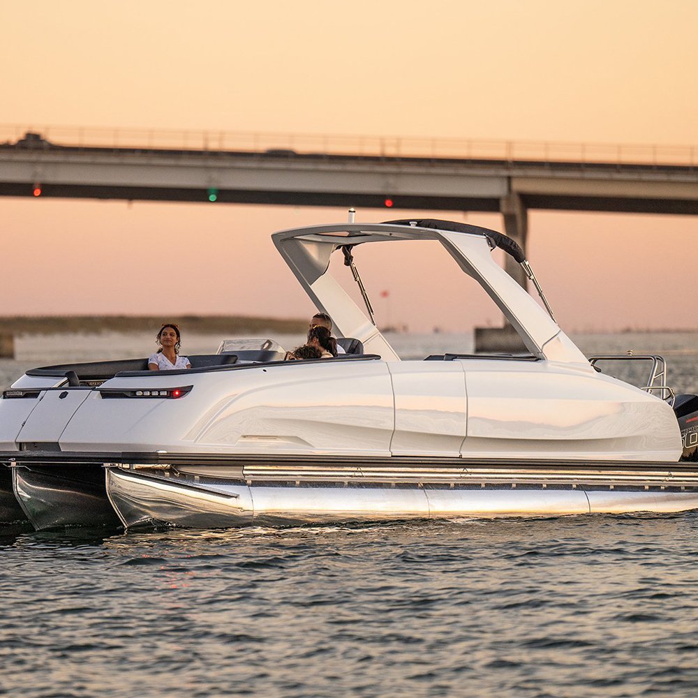 Quality Luxury Aluminum Pontoon Boat for Leisure Parties BBQ Fishing Outboard Engine Luxury Yacht for Sale