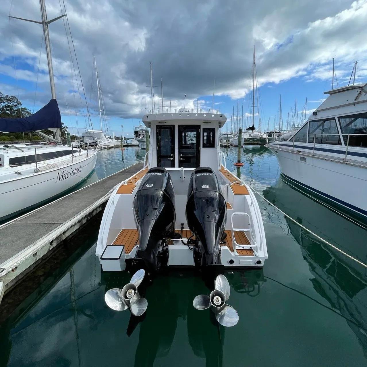 Cheap 9m 29.5ft Luxury Sport Yacht Speed Boat 3m Cabin Cruiser Fishing Leisure Surfing Aluminum Outboard
