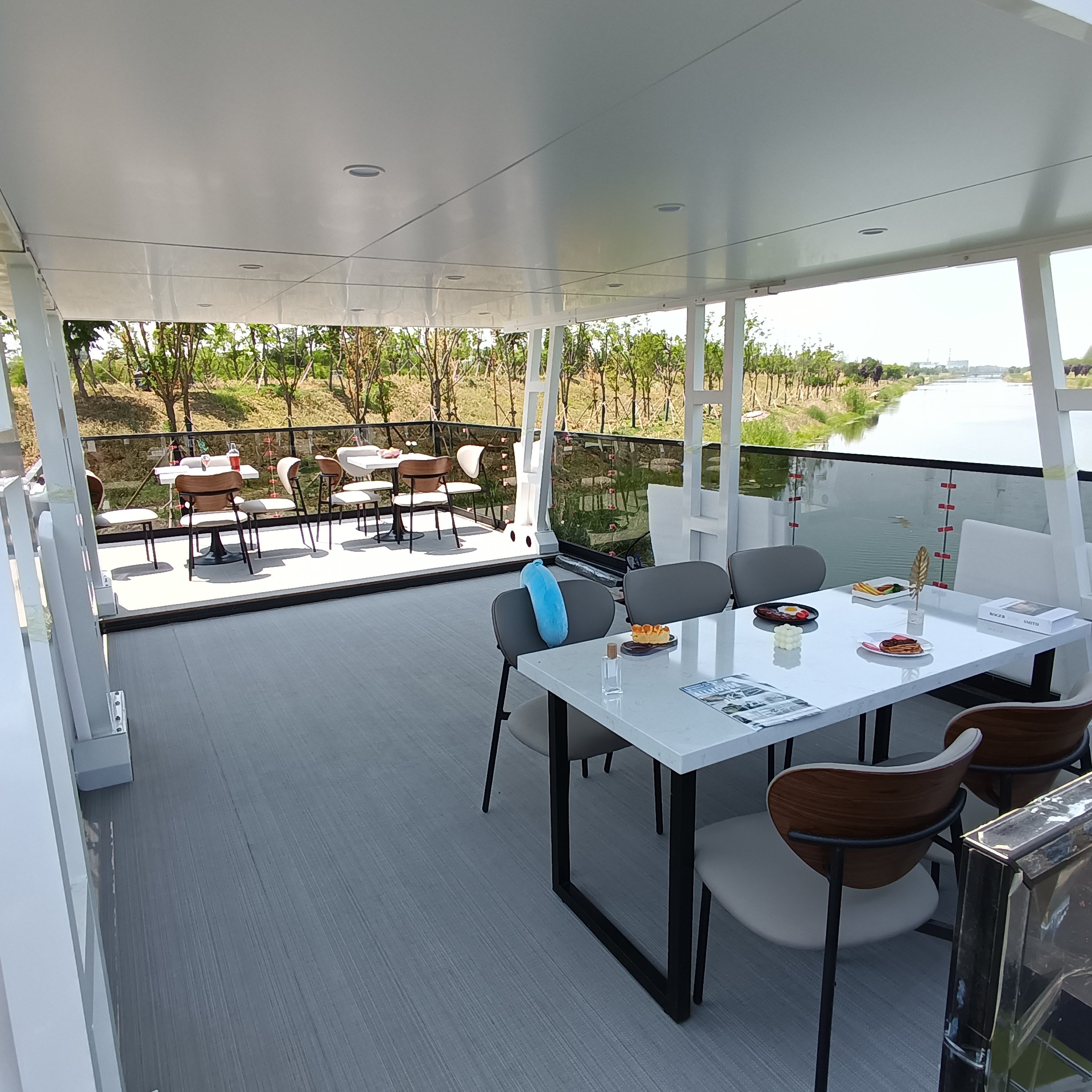 Luxury Floating House Boat with Outboard Engine Luxury Floating Hotel Luxury Yacht Made in China Aluminum Houseboat Pontoon Boat