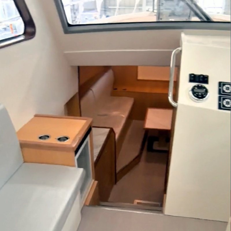 Factory Watersport Luxury Fiberglass Engine Motor Fishing Boat Yacht with Cabin for Outdoor Sea Activities Diving Pleasure
