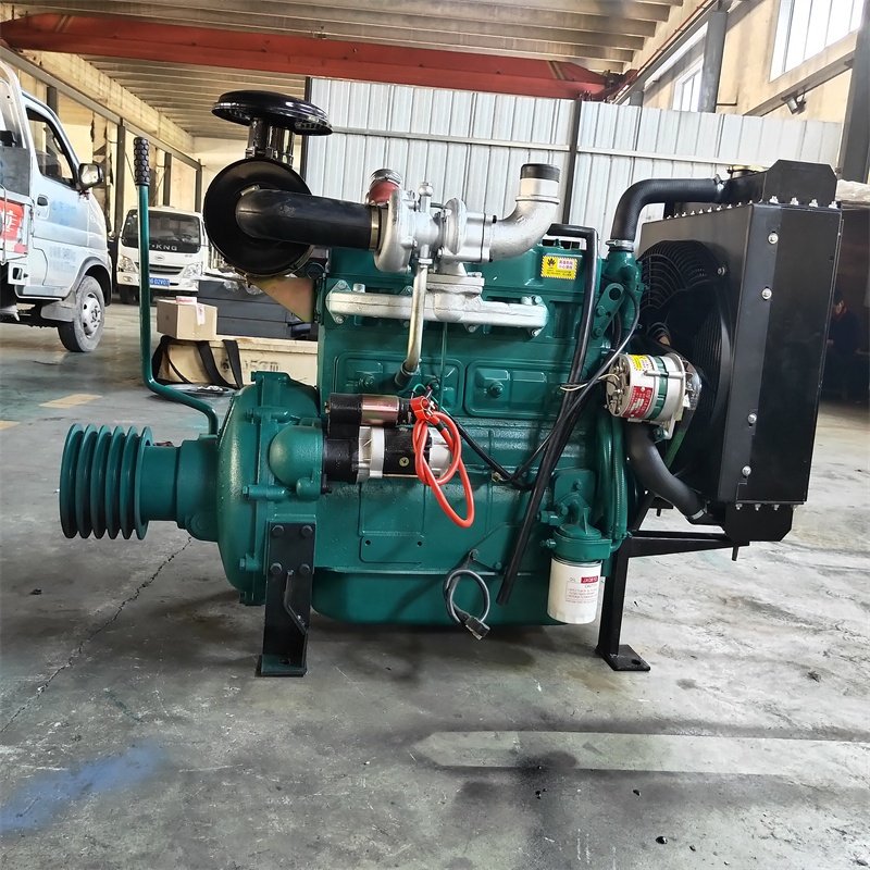 Water Cooling 4 Cylinder 75hp Diesel Stable Quality ZH4102ZP 2000rpm 4 Stroke Machinery Engines Boat Engines 55Kw 1set