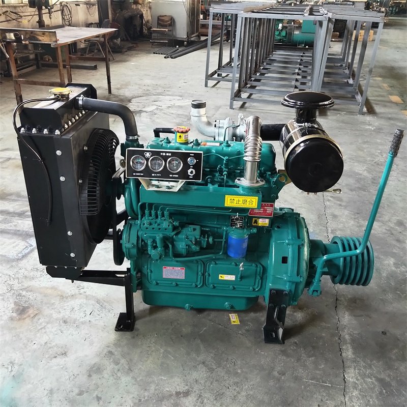 Water Cooling 4 Cylinder 75hp Diesel Stable Quality ZH4102ZP 2000rpm 4 Stroke Machinery Engines Boat Engines 55Kw 1set
