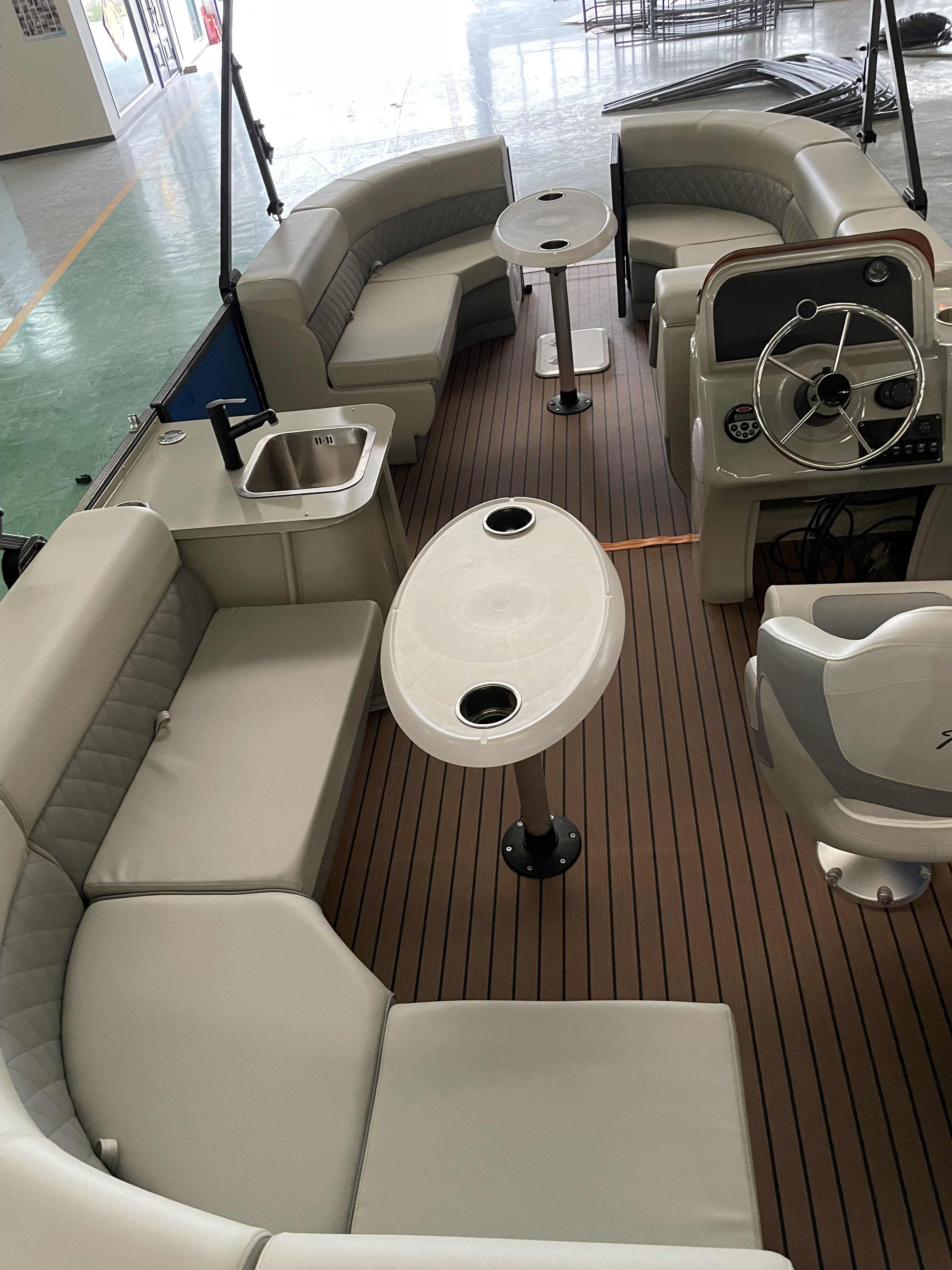 17ft Luxury Aluminum Speed Pontoon Boat with Outboard Engine for Family Fishing Water Sports Sightseeing & Leisure in River Use
