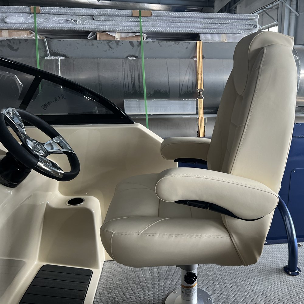 China Factory Luxury 22FT-30FT Pontoon Boat Yacht 24FT-27FT Aluminum Hull with Outboard Engine for Travelling