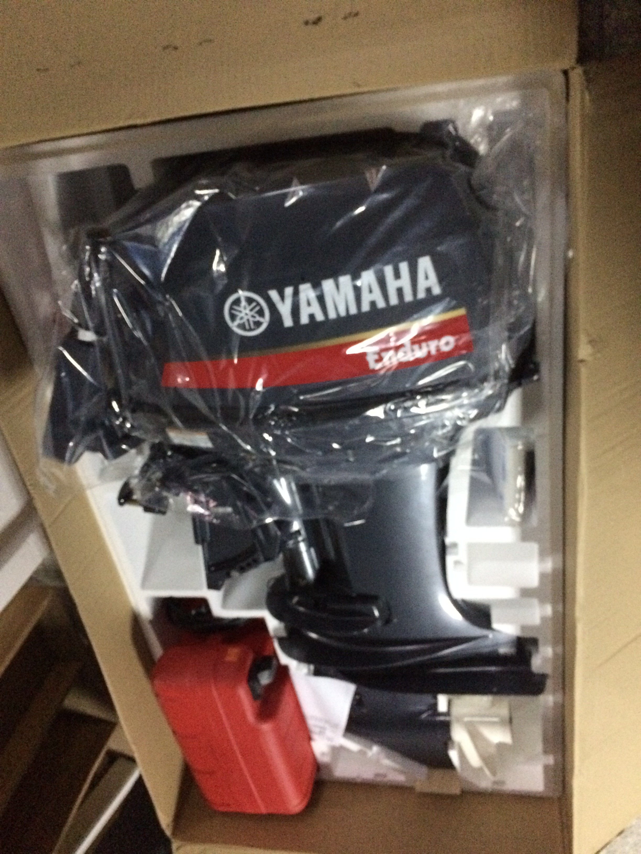 Brand New and in Stock Yamahas 2 Cylinder E40XMHL 29.4kw/5500rpm Outboard Marine Engine for Boat