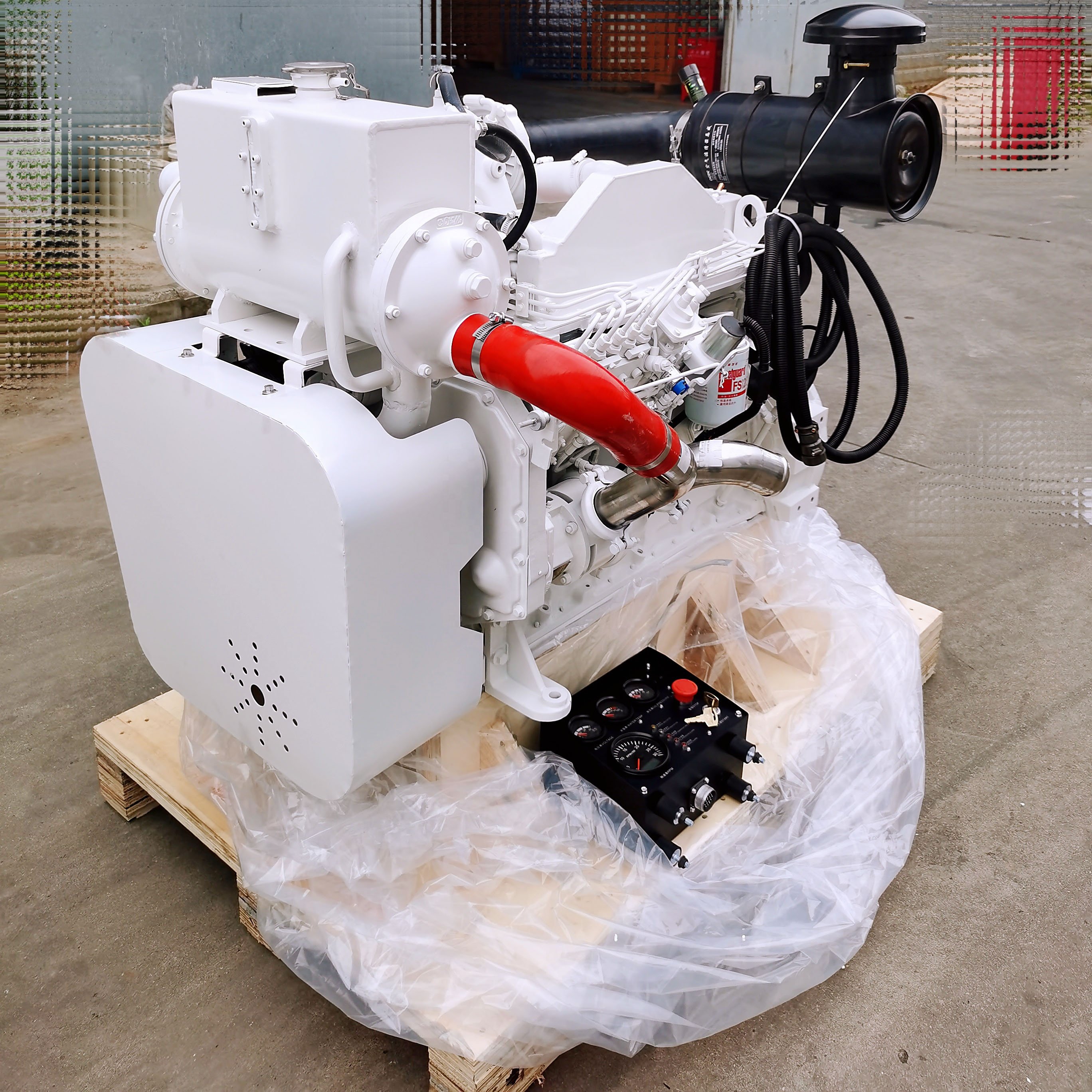 New CUM MINS Brand 6BTA5.9 M180 6 Cylinder Engine Main Pushed Marine Propulsion Engine with Gear Box Inboard Boat Engine