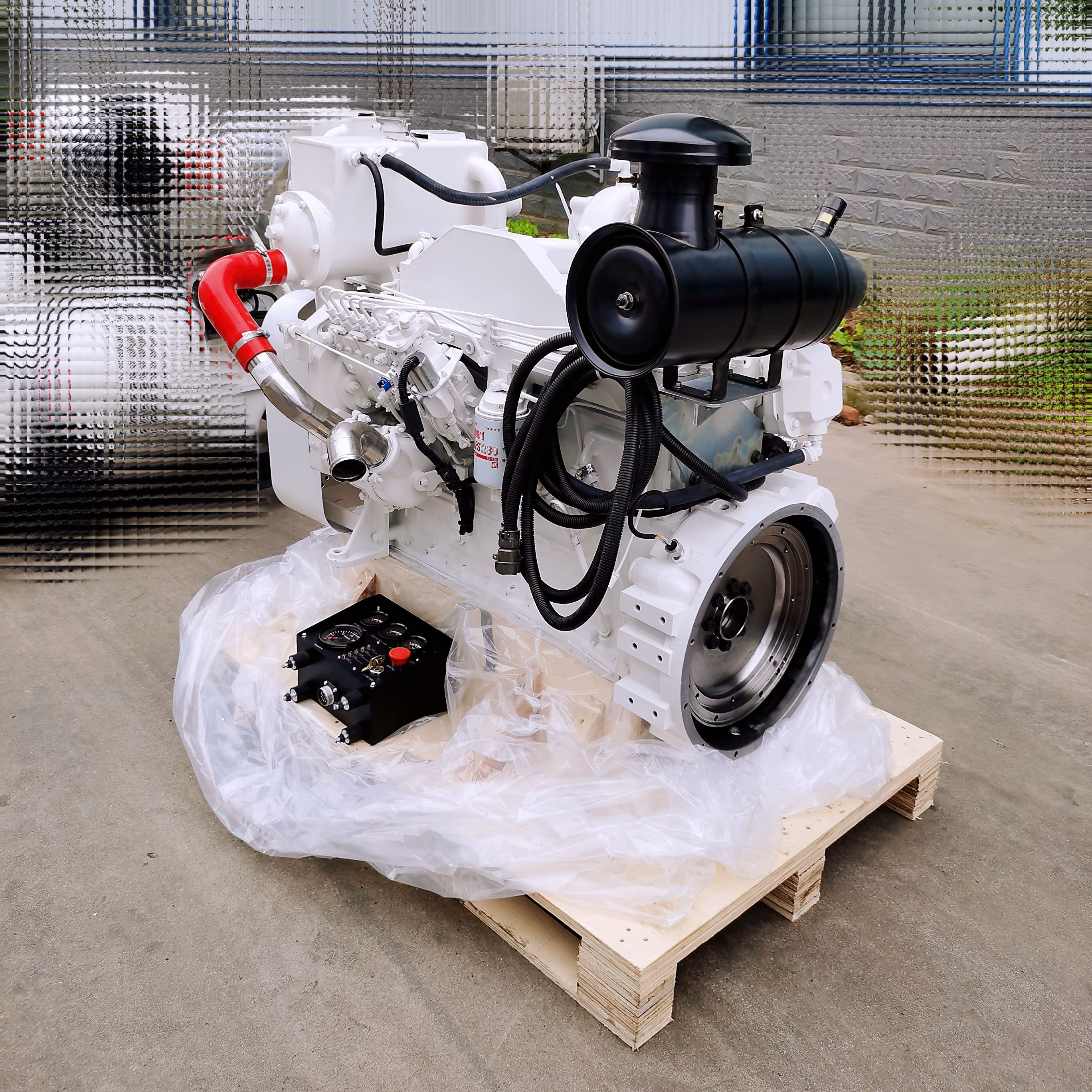 New CUM MINS Brand 6BTA5.9 M180 6 Cylinder Engine Main Pushed Marine Propulsion Engine with Gear Box Inboard Boat Engine