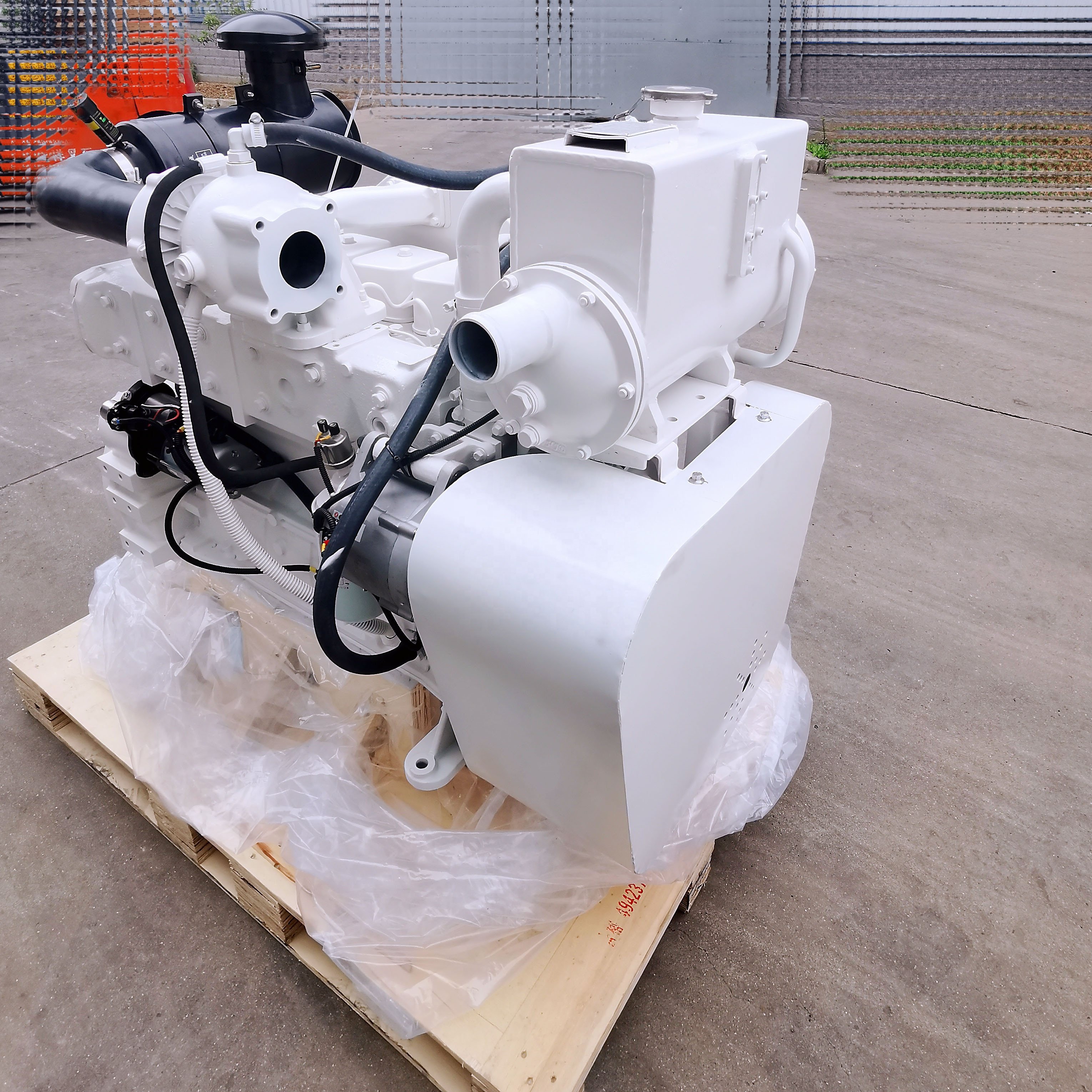 New CUM MINS Brand 6BTA5.9 M180 6 Cylinder Engine Main Pushed Marine Propulsion Engine with Gear Box Inboard Boat Engine