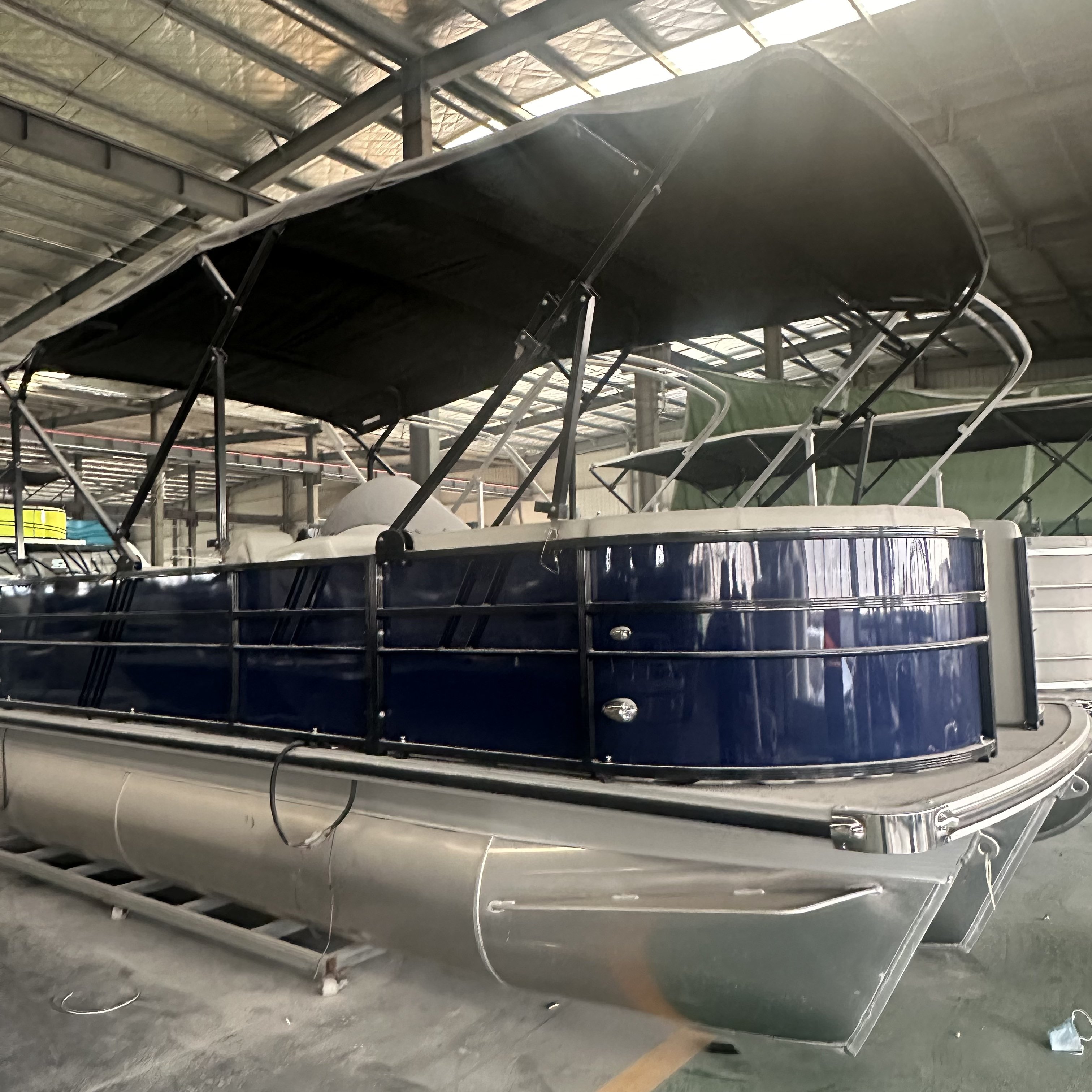 Customized 23ft Aluminum Sport Pontoon Boat Outboard Engine Unique Floating Yacht for Recreational Entertainment Welded Leisure