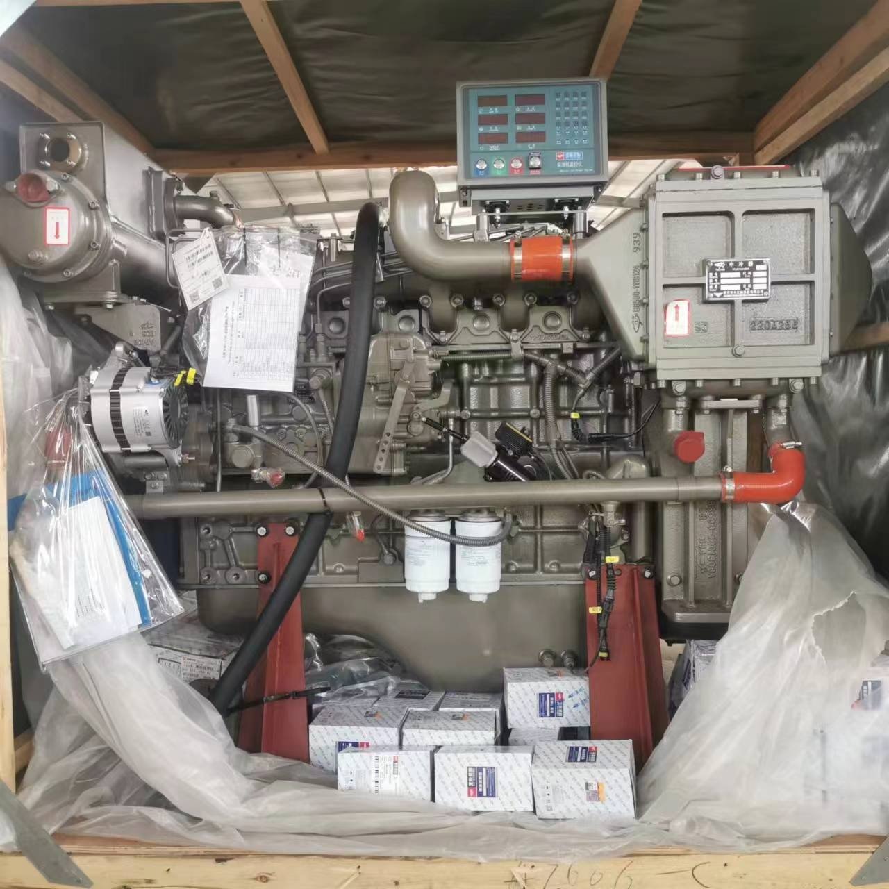 Marine diesel Engine Yuchai Engine YC6A220C 220HP 2300RPM With CCS CE Certificate for Boat