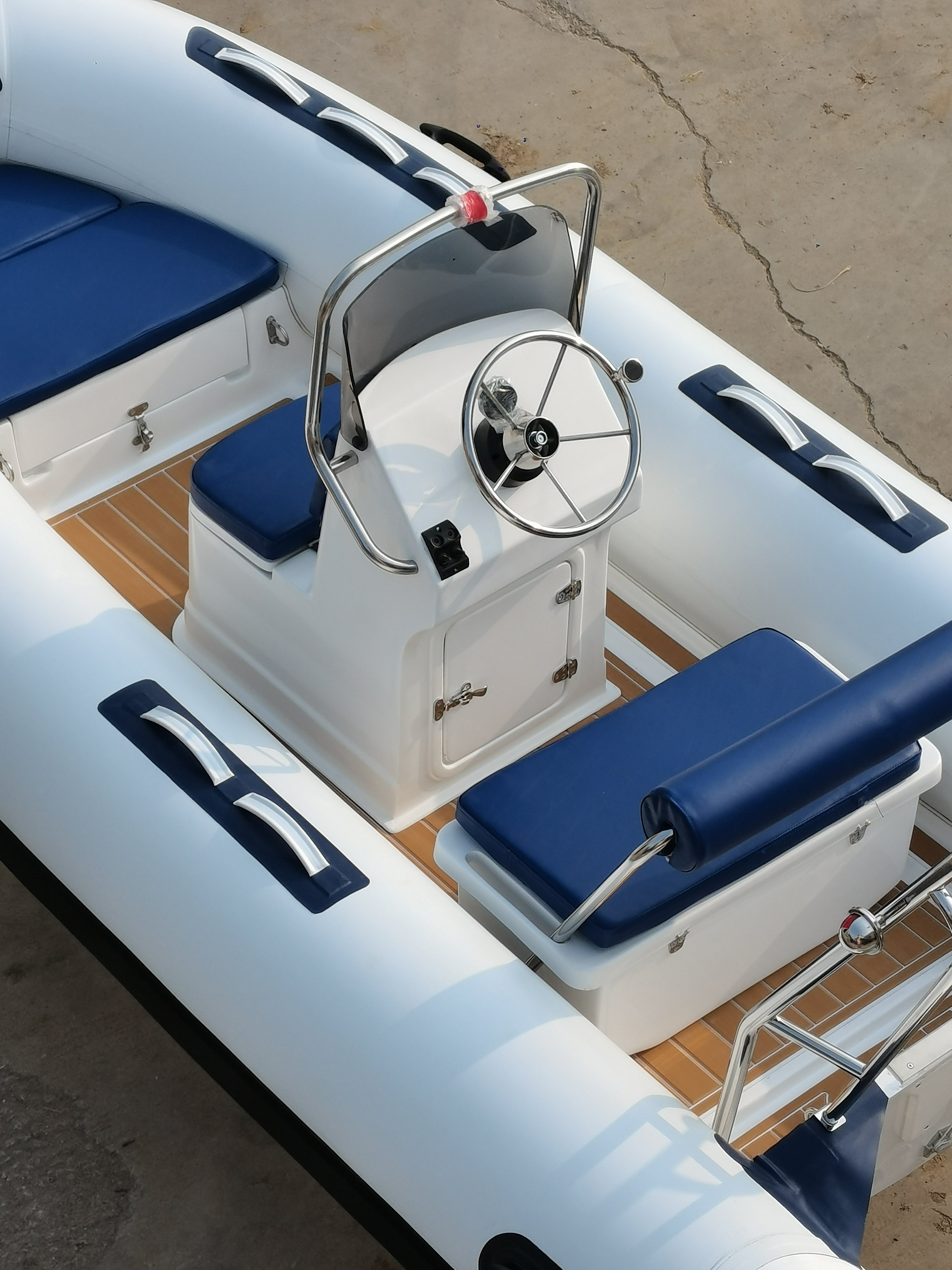 High Quality 13FT PVC Hypalon Inflatable Fishing Boat with Fiberglass Hull, CE Certified for Lake Outboard Engine for Export